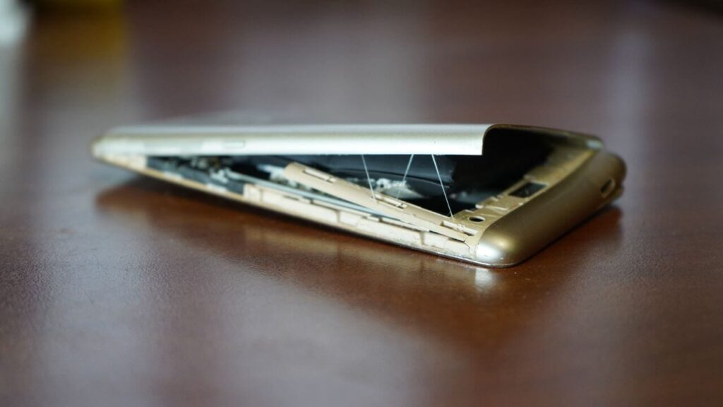 Baterai Handphone Bengkak